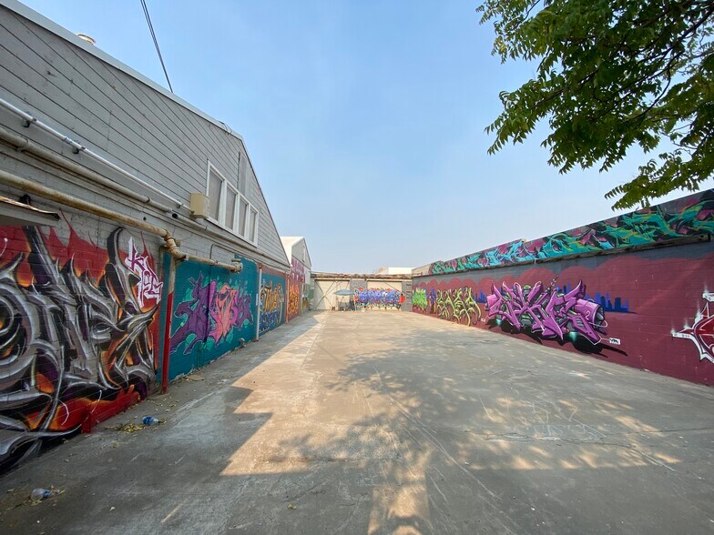 More Photos Of 960 Arden Way, Sacramento Warehouse For Sale