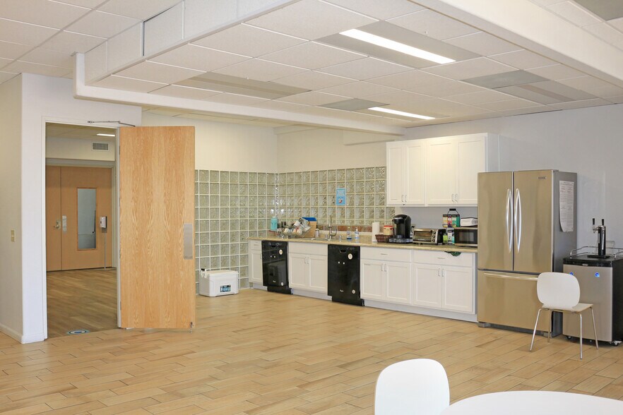 More Photos Of 2815 Camino del Rio S, San Diego Office For Sale