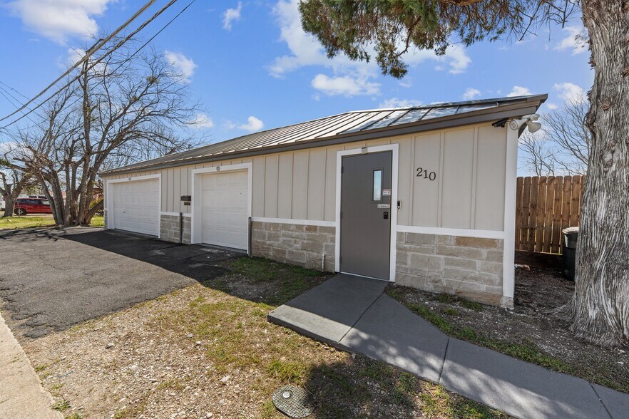 More Photos Of 210 W Dunn Ave, Killeen Office For Sale