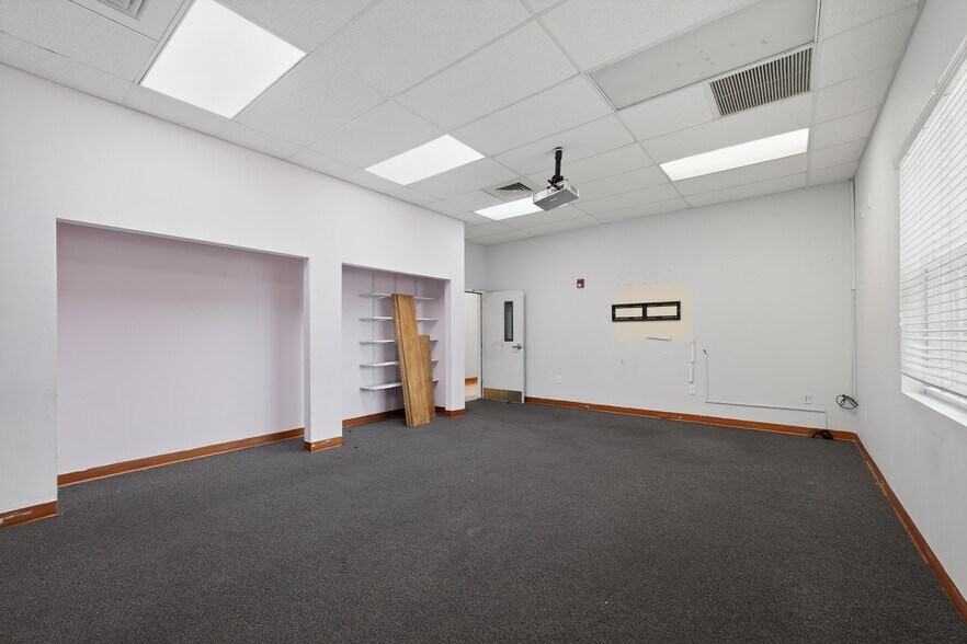More Photos Of 3651 Virginia Ave, Fort Pierce Medical For Sale