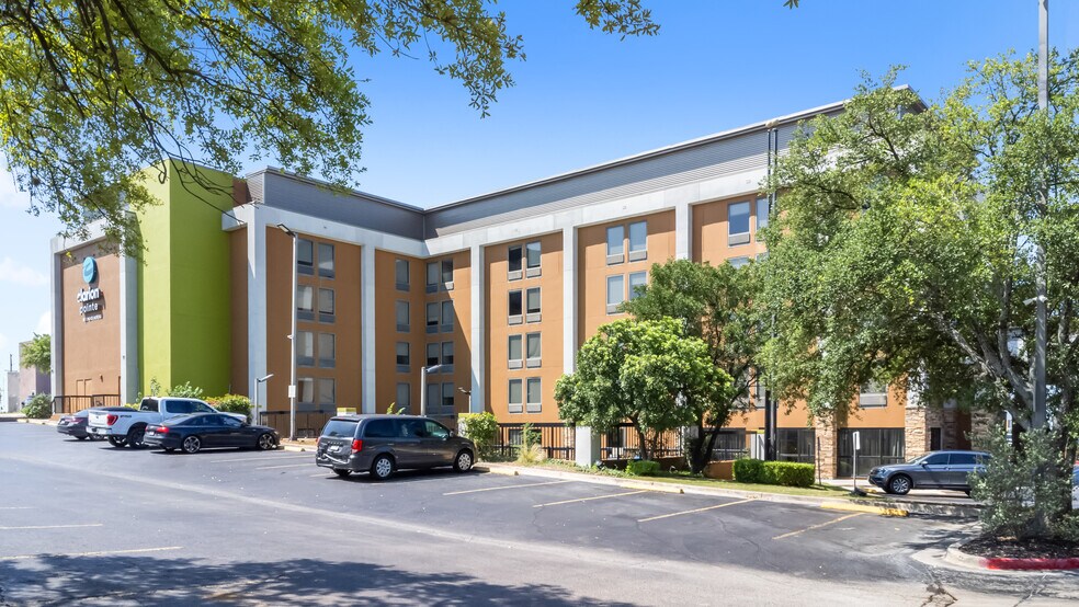 More Photos Of 4803 Manitou Dr, San Antonio Hotel For Sale