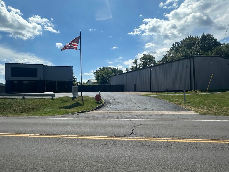 More Photos Of 335 Commerce Blvd, Liverpool Unknown For Lease