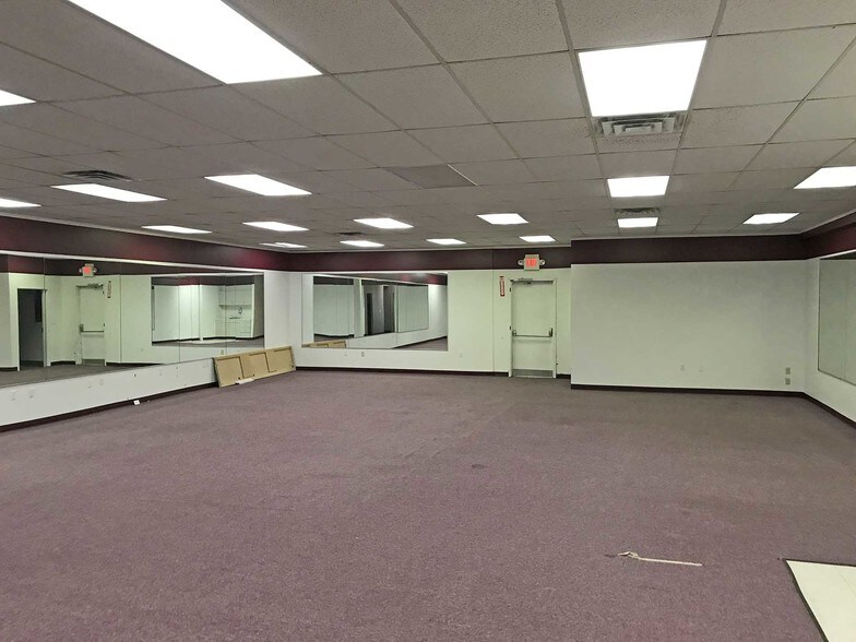 More Photos Of 239 Northern Blvd, Clarks Summit Medical For Lease
