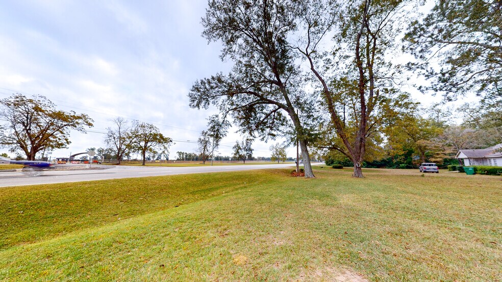 More Photos Of 1300 S Mock Rd, Albany Office Residential For Lease
