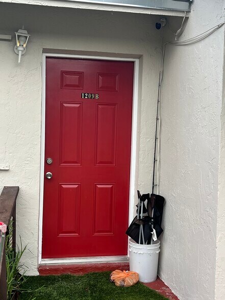 More Photos Of 1207 NE 1st Ave, Homestead Multifamily For Sale