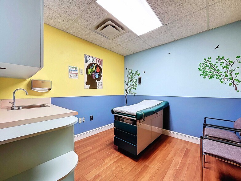 More Photos Of 11373 Cortez Blvd, Brooksville Medical For Sale