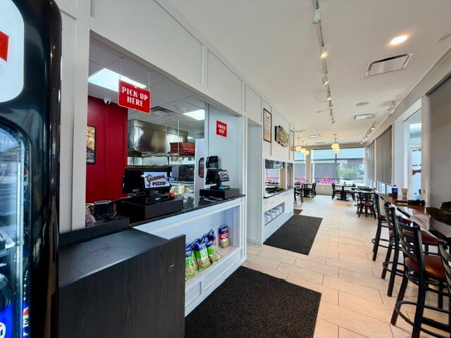 More Photos Of 10305 Taylorsville Rd, Louisville Restaurant For Sale