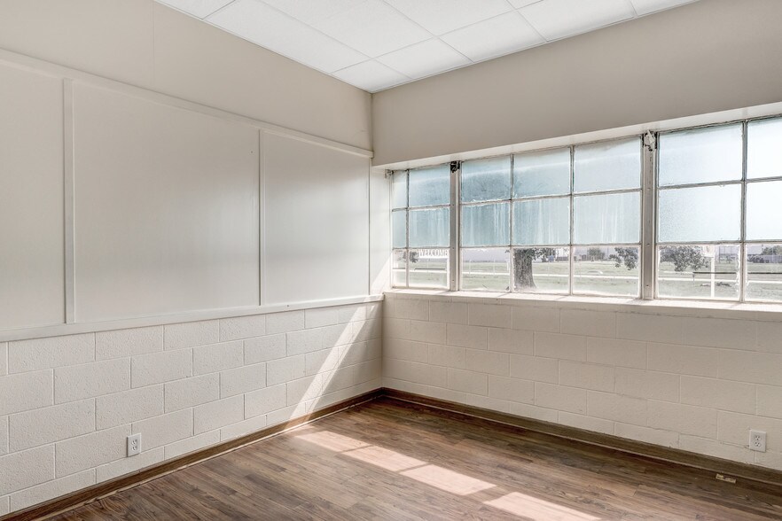 More Photos Of 13343 Interstate 20 E, Tyler Warehouse For Lease