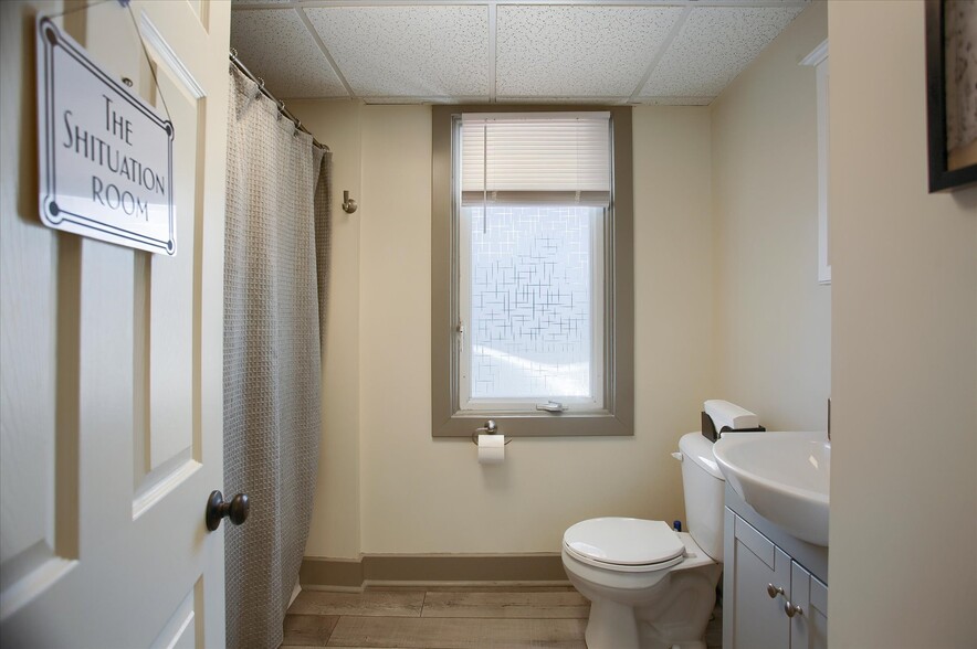 More Photos Of 6 S 15th St, Camp Hill Office For Sale