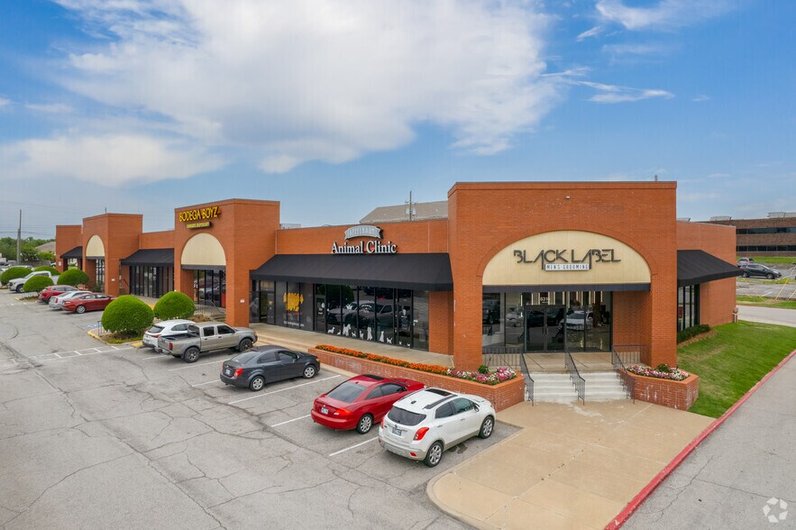 More Photos Of 8226-8316 E 61st St, Tulsa Unknown For Lease