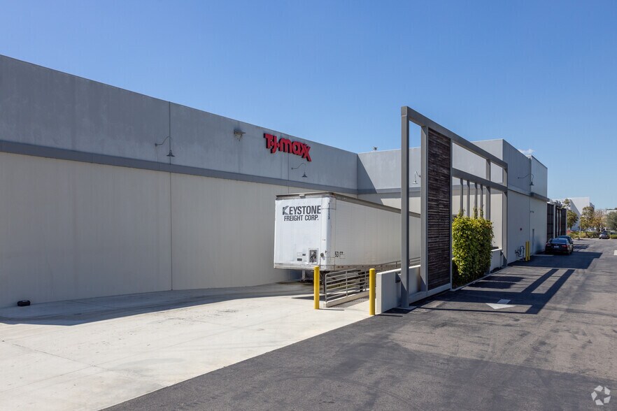 More Photos Of 4100-4250 Carson St, Long Beach Storefront For Lease