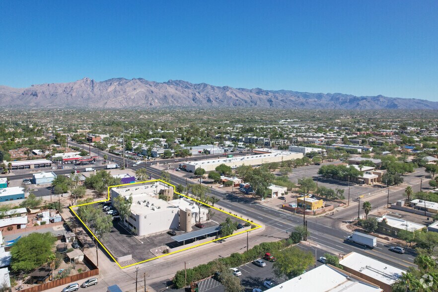 More Photos Of 3131 N Country Club Rd, Tucson Office For Lease