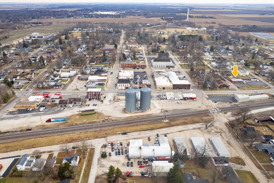 More Photos Of 225 W Market St, Somonauk General Retail For Sale
