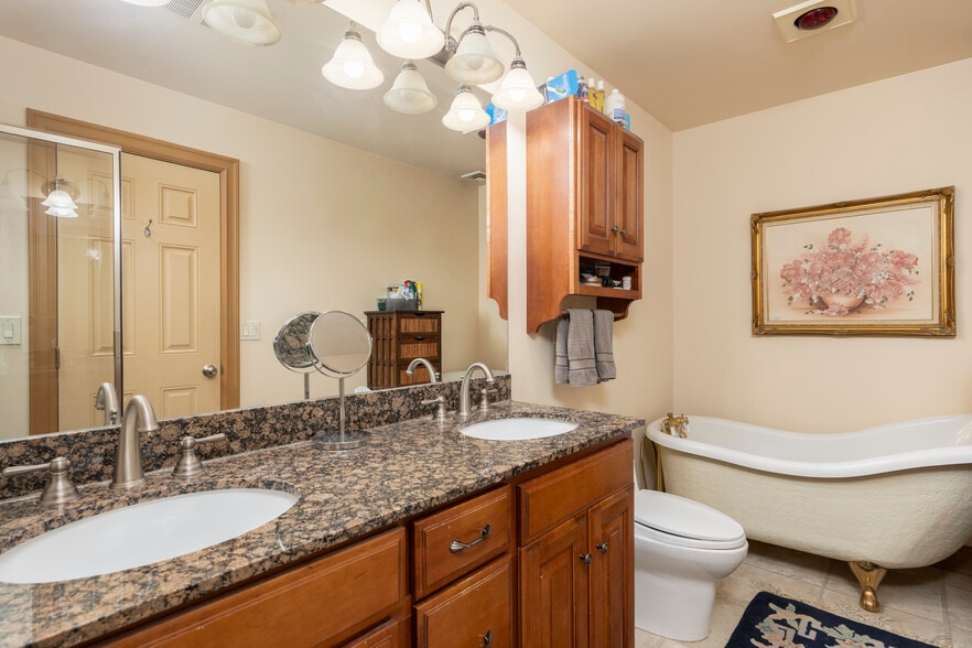 More Photos Of 860 Union Rd, West Seneca Office Residential For Sale