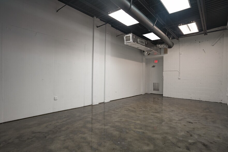 More Photos Of 197-199 NW 79th St, Miami Showroom For Lease