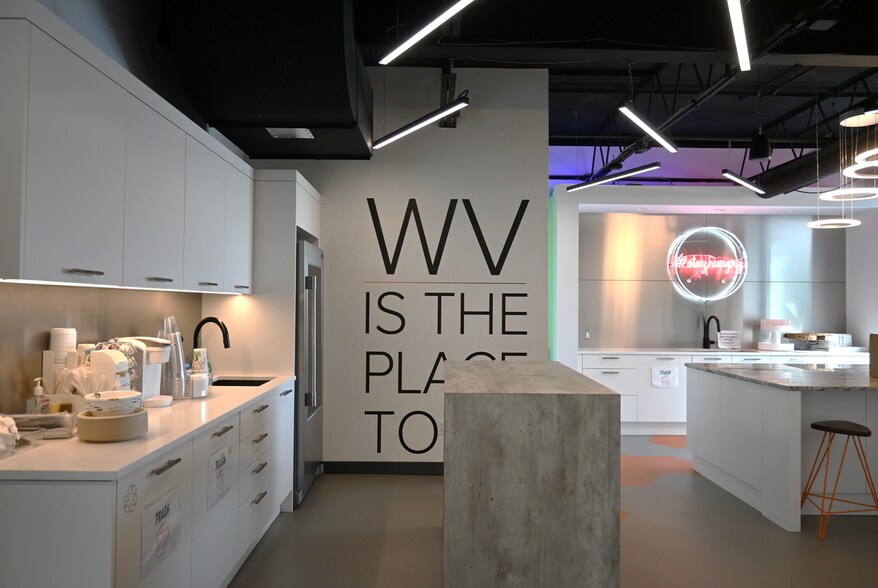 More Photos Of 40700 Woodward Ave, Bloomfield Hills Office For Sale