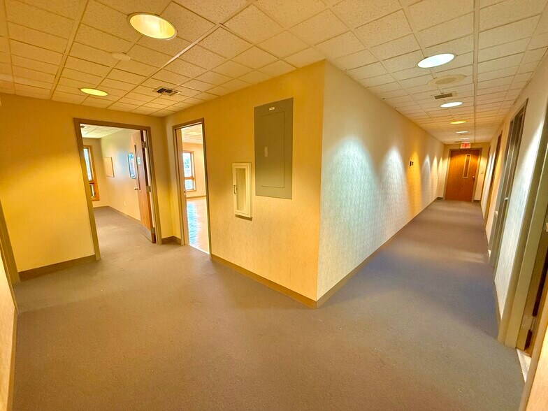 More Photos Of 321 S Blanchard St, Findlay Office For Sale