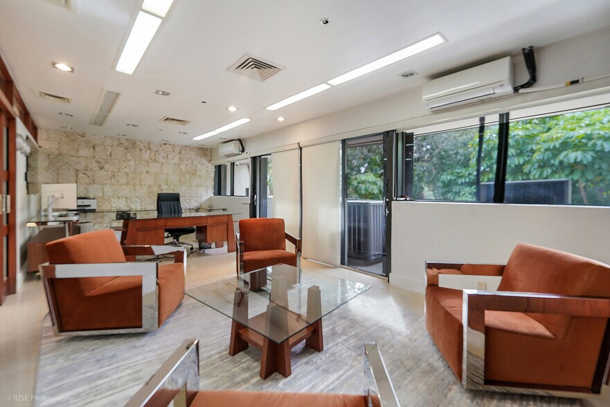 More Photos Of 520 Brickell Key Dr, Miami Apartments For Lease