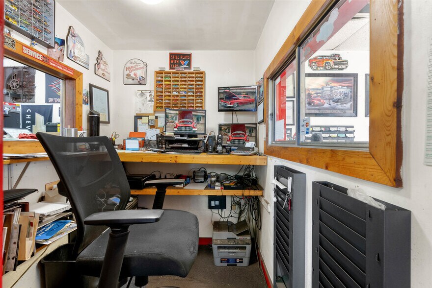 More Photos Of 1034 NE Main St, Simpsonville Auto Repair For Sale
