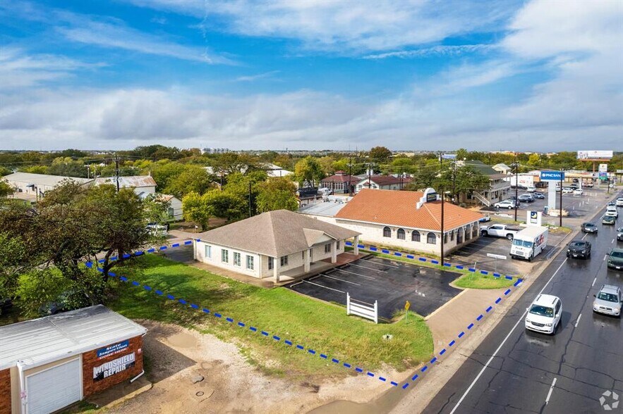 Primary Photo Of 107 N US Hwy 183, Leander Storefront For Sale