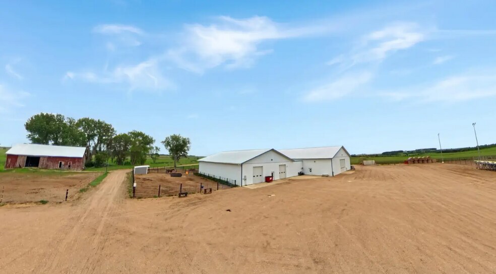 More Photos Of 1527 41st St, Edgerton Horse Stables For Sale