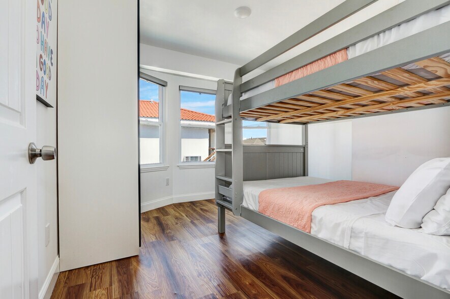 More Photos Of 5100 Atlantic Ave, Wildwood Hotel For Sale