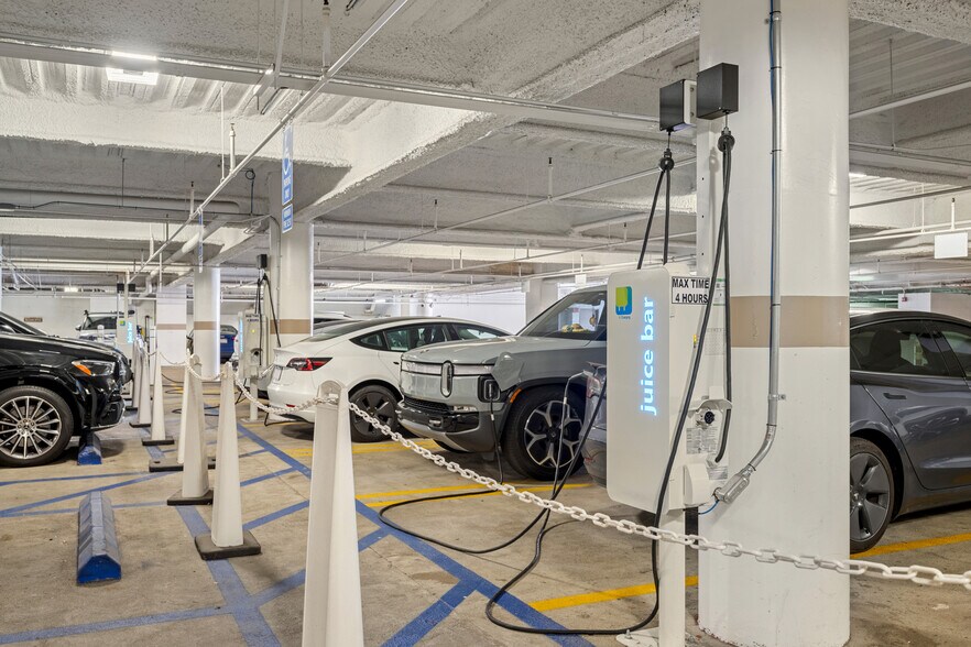 More Photos Of 301 N Lake Ave, Pasadena Office For Lease