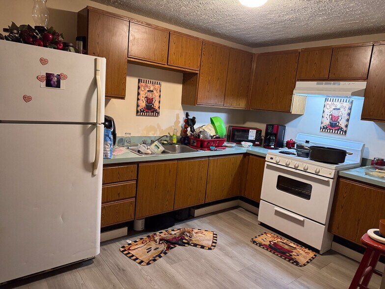 More Photos Of 243 E Main St, Alliance Apartments For Sale