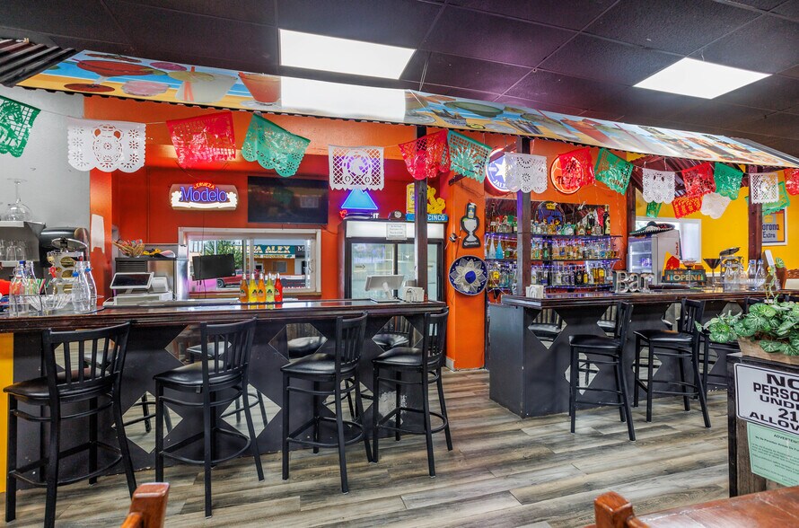 More Photos Of 528 W Clark St, Pasco Restaurant For Sale