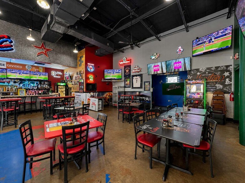 More Photos Of 9721 W Broadway St, Pearland Restaurant For Sale