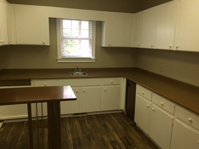 More Photos Of 665 N Academy St, Greenville Office For Lease