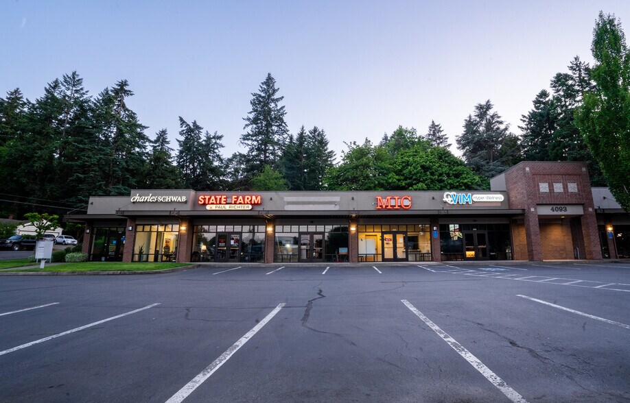 More Photos Of 4093 Commercial St SE, Salem Freestanding For Lease