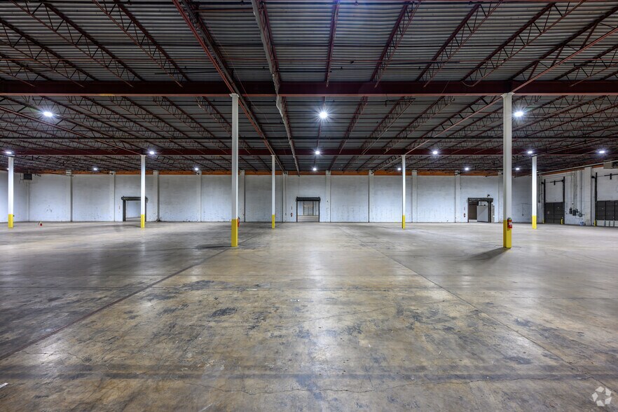 More Photos Of 4520 S Buckner Blvd, Dallas Manufacturing For Lease