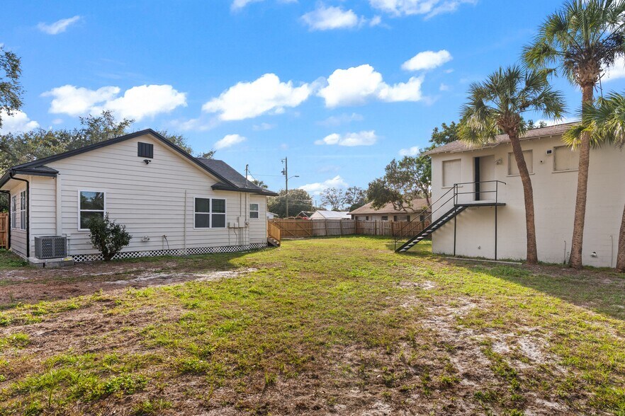 More Photos Of 1006 15th Ave NW, Largo Multifamily For Sale