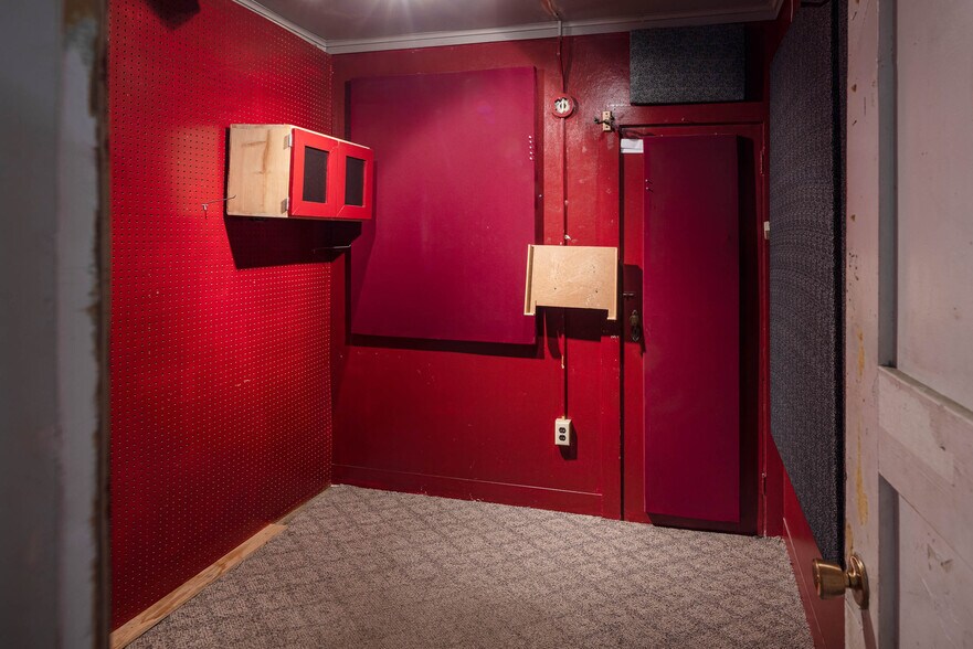 More Photos Of 819 S Higgins Ave, Missoula Freestanding For Sale