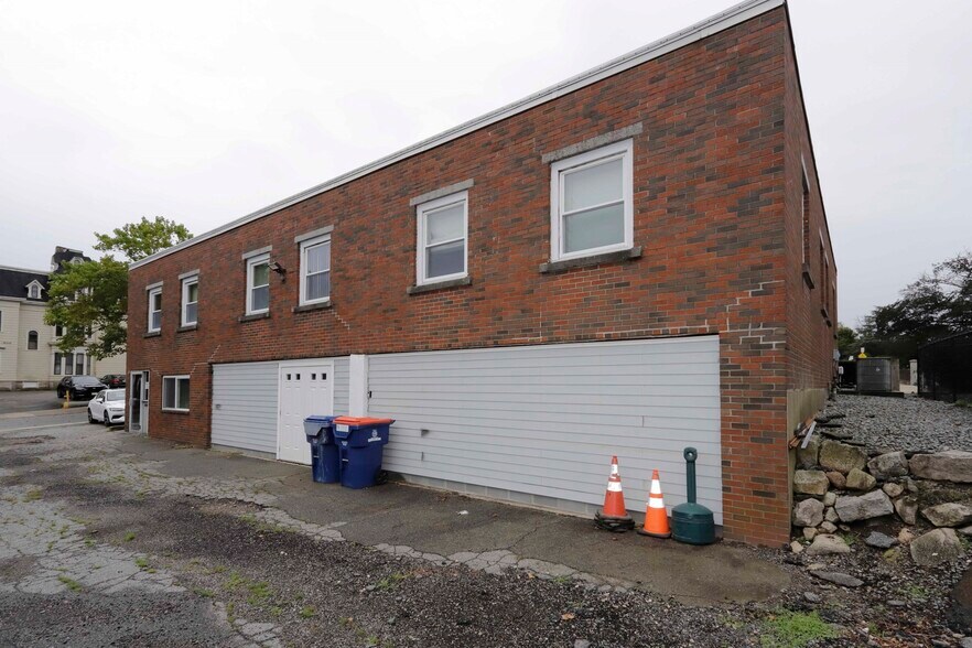 More Photos Of 460 County St, New Bedford Office For Lease