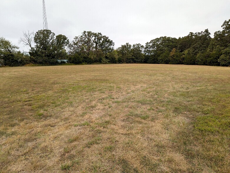 More Photos Of 22889 MO-64 Hwy, Hermitage Self Storage For Sale