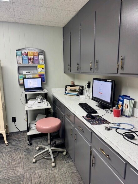 More Photos Of 224 N Main St, Spring Lake Medical For Sale