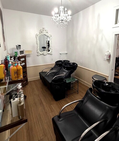 More Photos Of 106 East St, Hutto Office For Lease