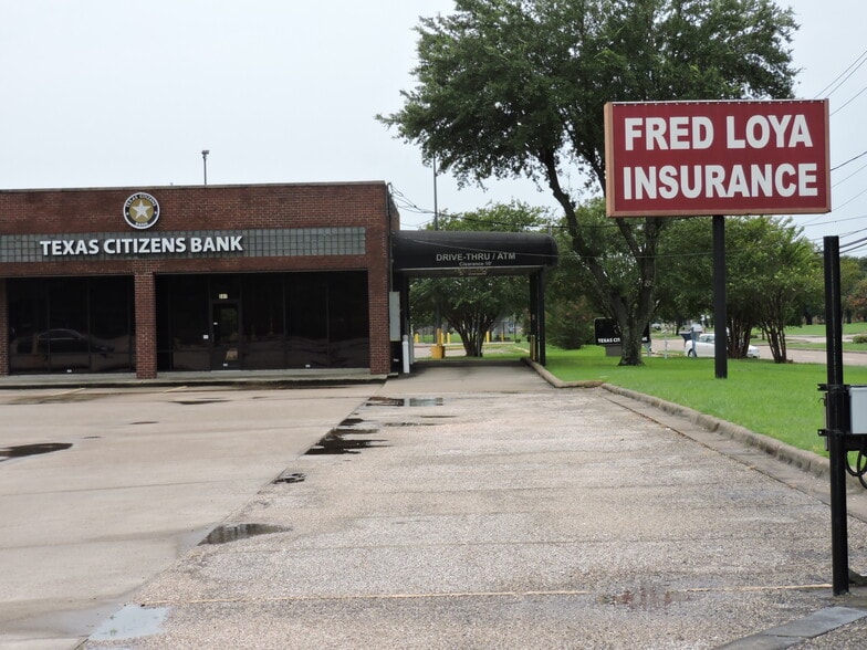 More Photos Of 407 W Baker Rd, Baytown Unknown For Lease