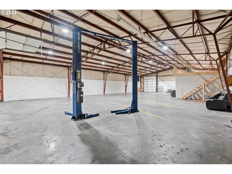 More Photos Of 1845 N 1st Pl, Hermiston Warehouse For Sale
