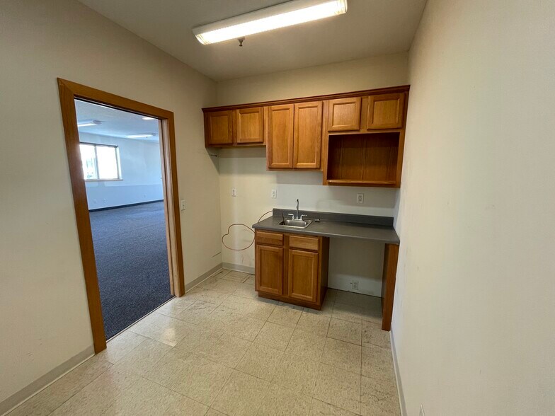 More Photos Of 13951-13959 W Preserve Blvd, Burnsville Loft Creative Space For Lease