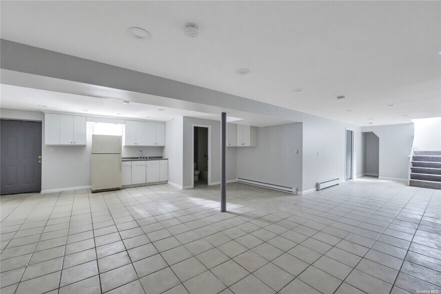 More Photos Of 362 Mooney Pond Rd, Farmingville Office For Sale
