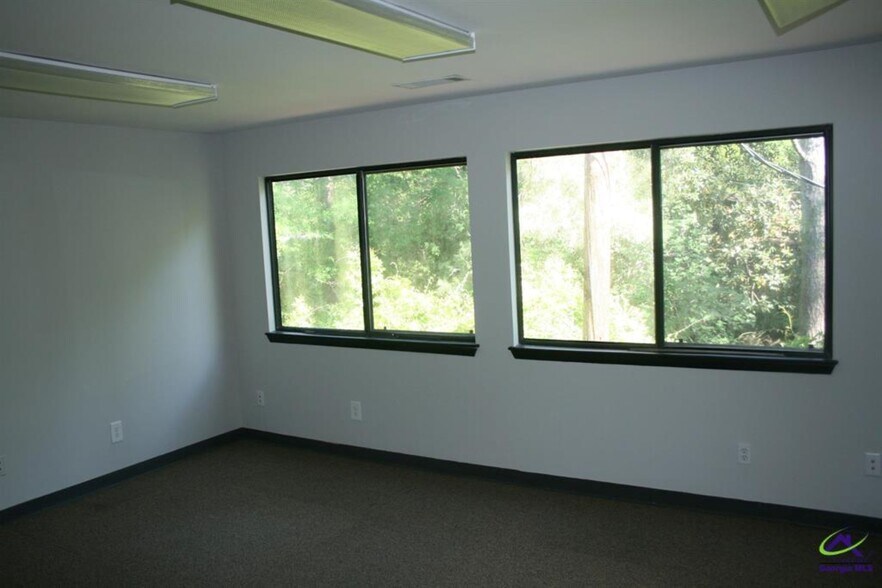 More Photos Of 1057 Morningside Dr, Perry Medical For Sale