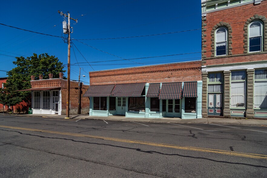 More Photos Of 115 NE Locust St, Oakland Restaurant For Sale