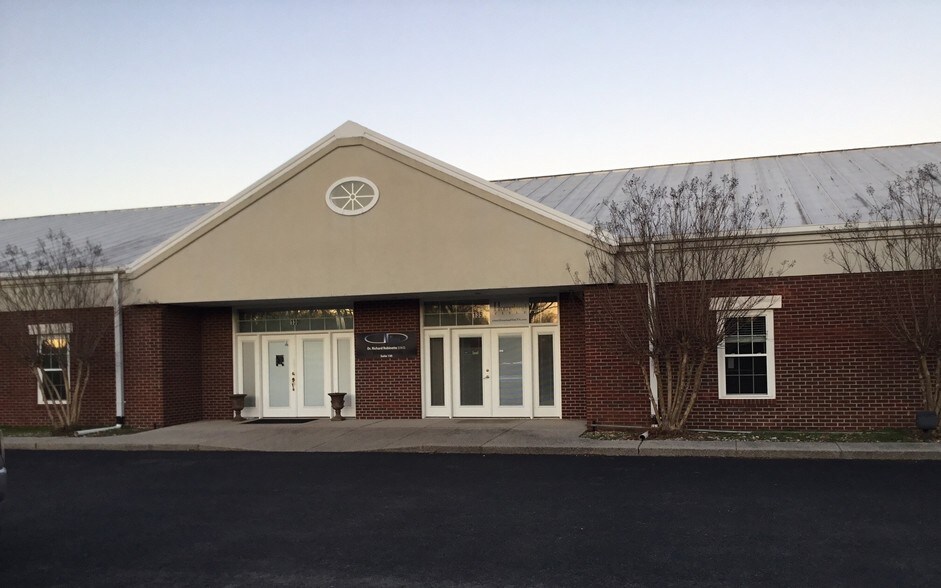 More Photos Of 220 Town Center Pky, Spring Hill Office For Lease