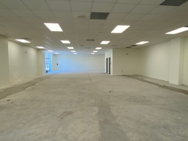More Photos Of 13922 US Hwy 441/27, Lady Lake Freestanding For Lease