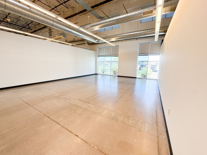 More Photos Of 4750 S 44th Pl, Phoenix Research And Development For Lease