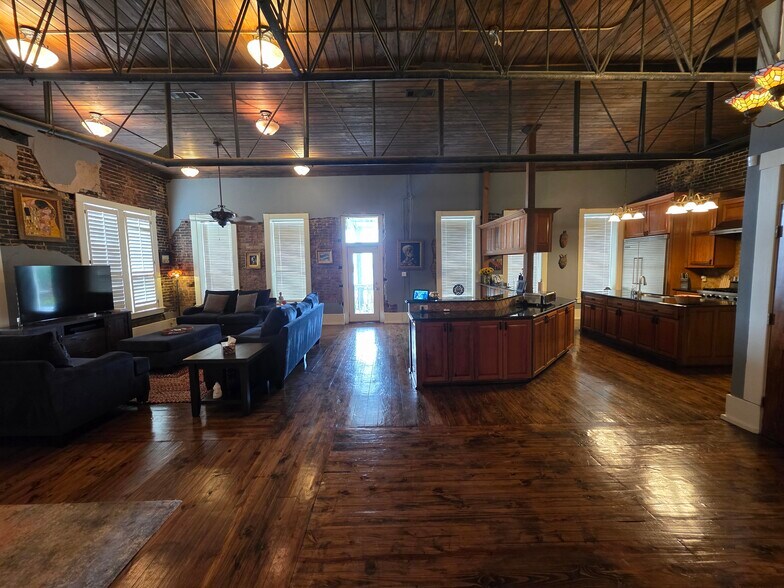 More Photos Of 501 W Front St, Orange Office For Sale