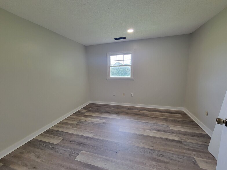 More Photos Of 6226 GA-72 Hwy, Colbert Office For Lease